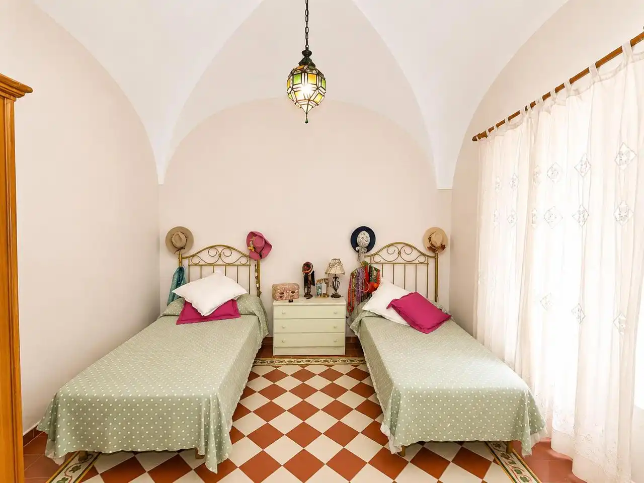 Schlafzimmer von Haus oder Chalet zum Verkauf in Villagonzalo mit Privatgarten, Terrasse und Schwimmbad