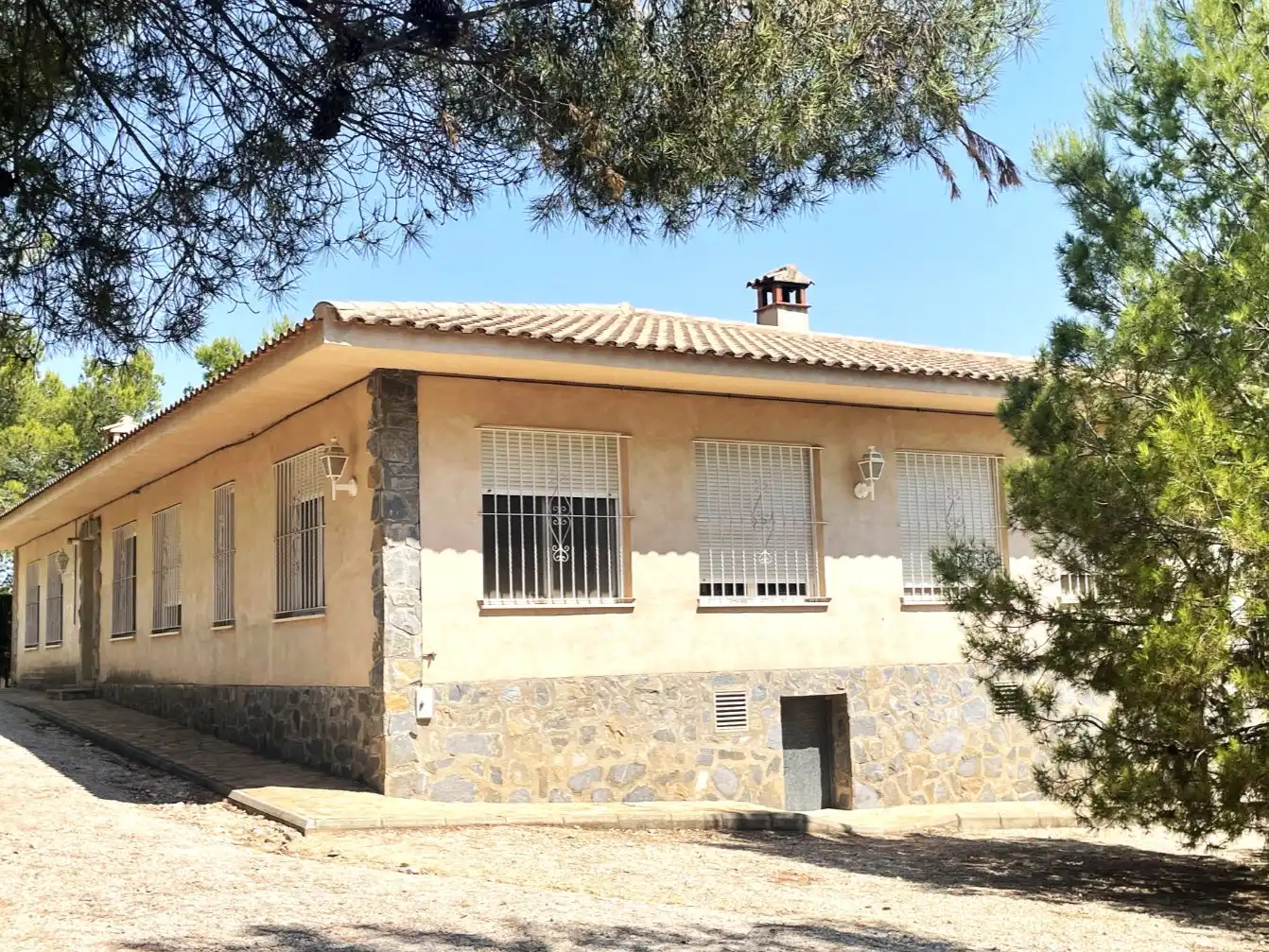Vista exterior de Casa o xalet en venda en Cocentaina amb Aire condicionat, Terrassa i Piscina