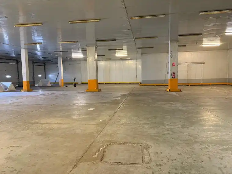 Fabrikhallen zur Miete in Sevilla