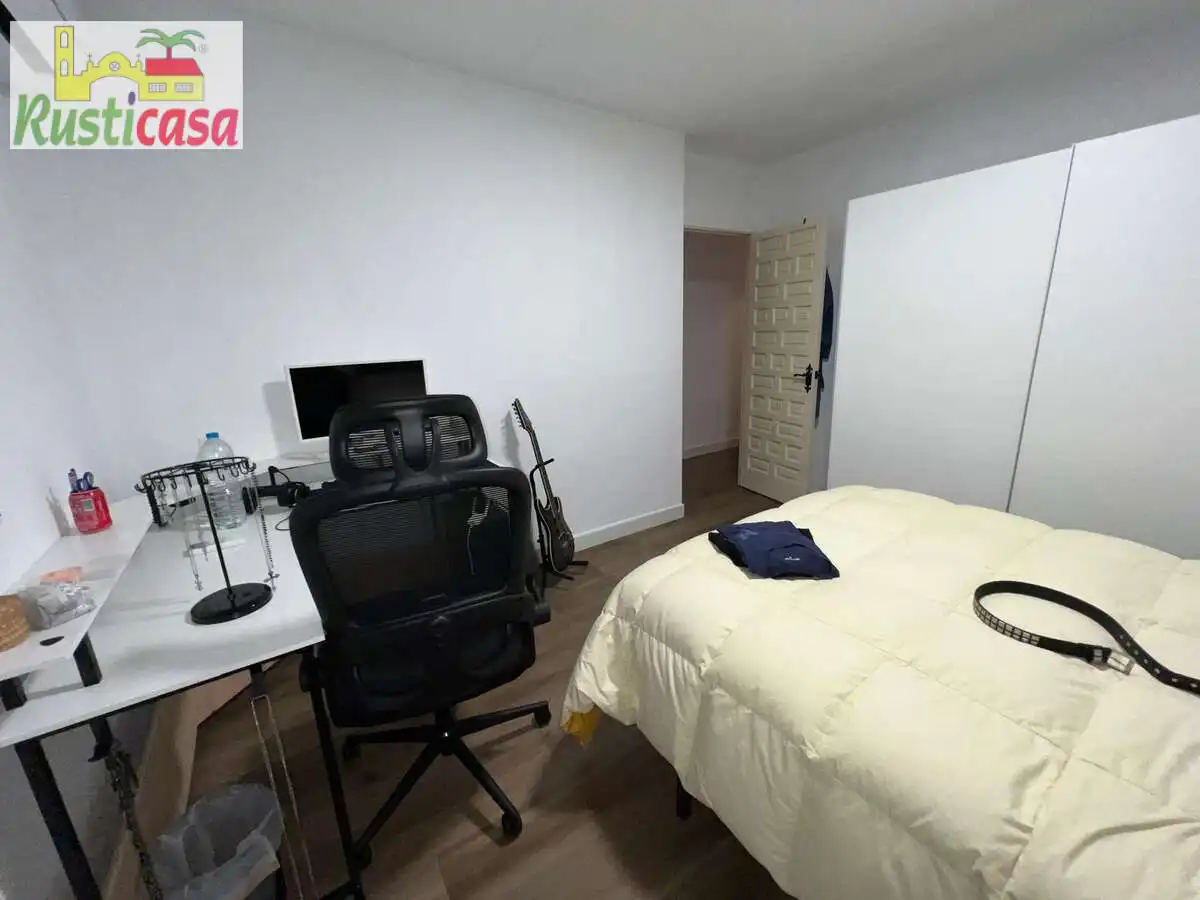Dormitori de Casa o xalet en venda en Baños de la Encina amb Terrassa i Balcó