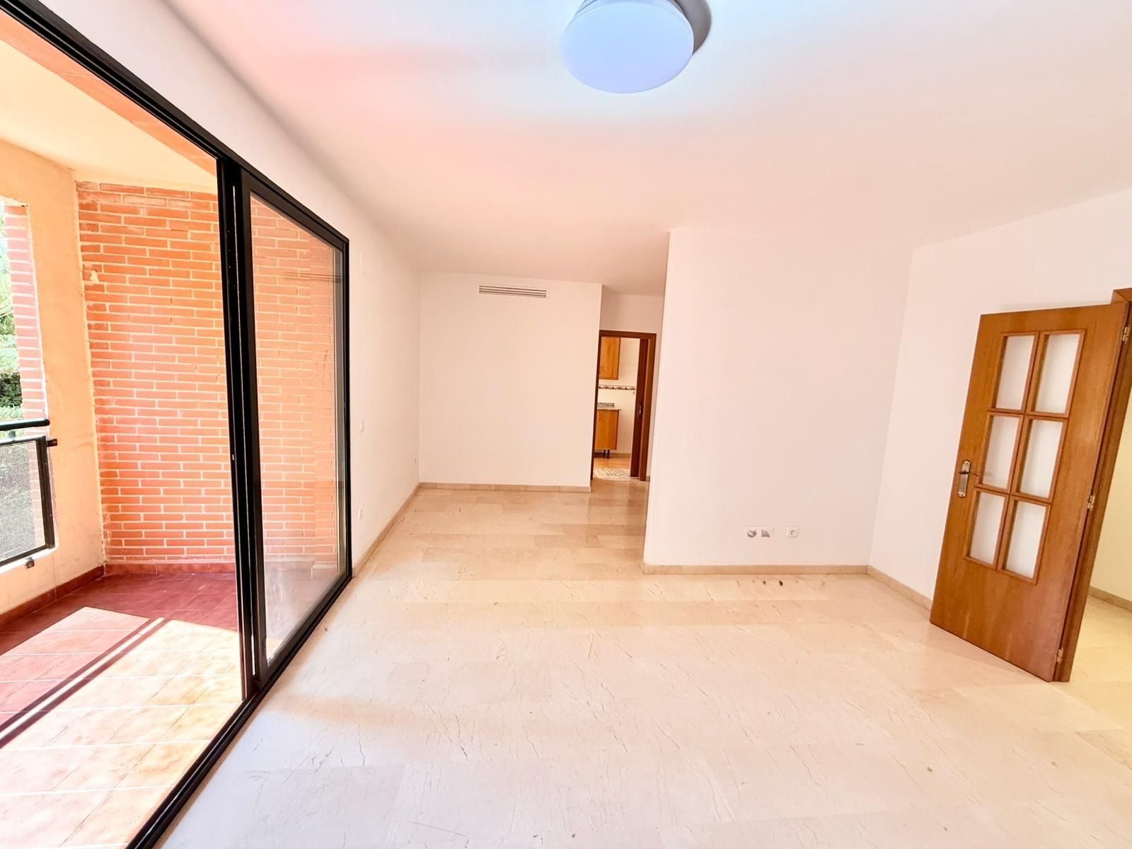 Flat for rent in  Valencia Capital  with Air Conditioner, Storage room and Balcony