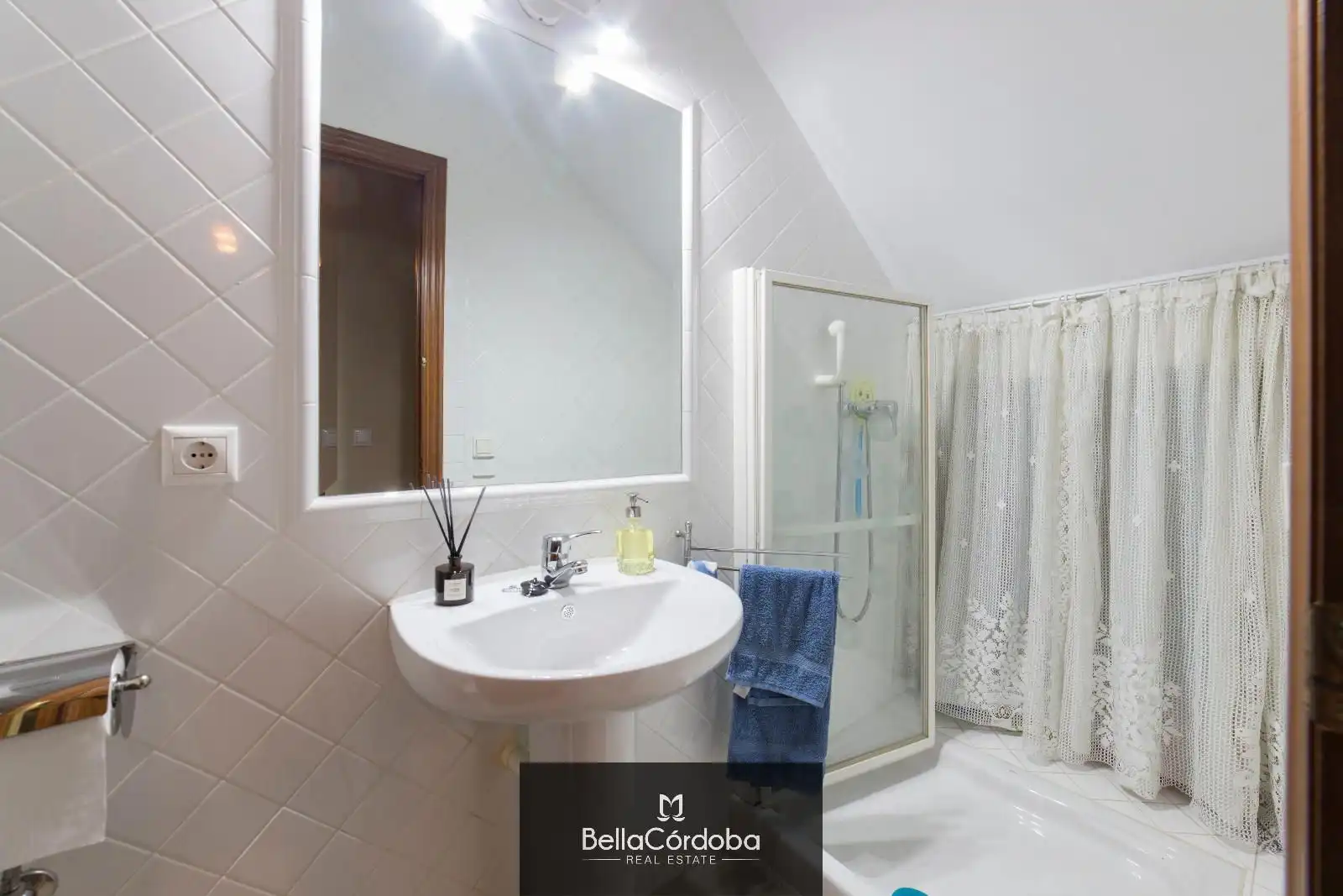 Baño de Casa adosada en venta en Córdoba con Aire acondicionado, Calefacción y Terraza