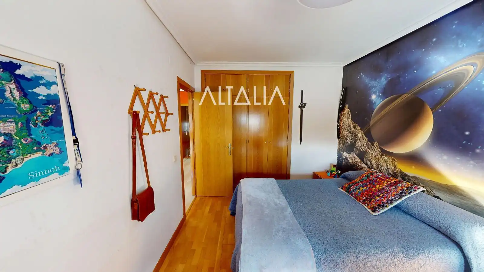 Habitación de Casa adosada en venta en Cuenca con Calefacción, Piscina y Piscina comunitaria