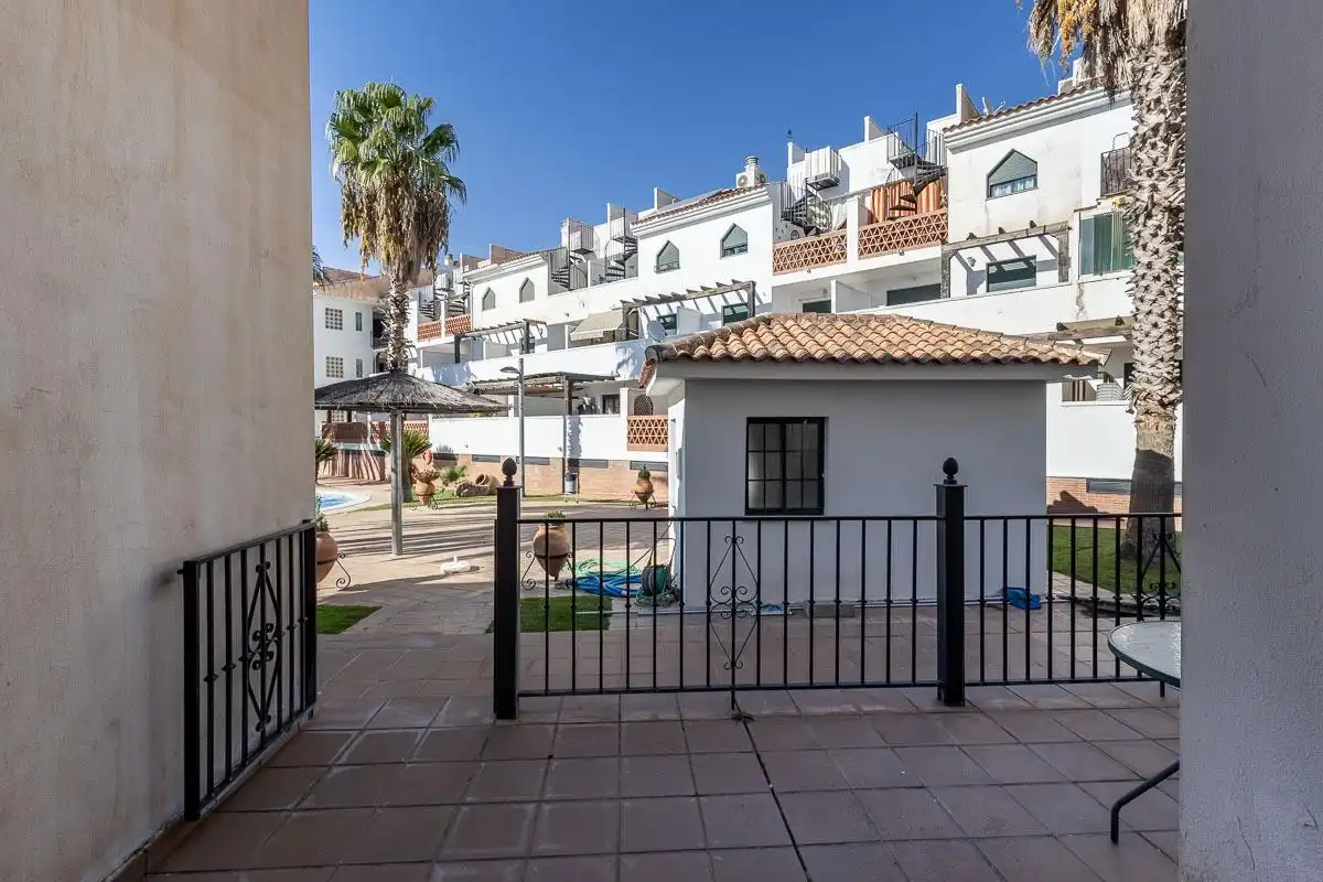 Adosado con piscina en venta en OXFORD 12, imagen 3