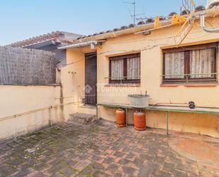 Vista exterior de Casa adosada en venda en Sant Cugat del Vallès