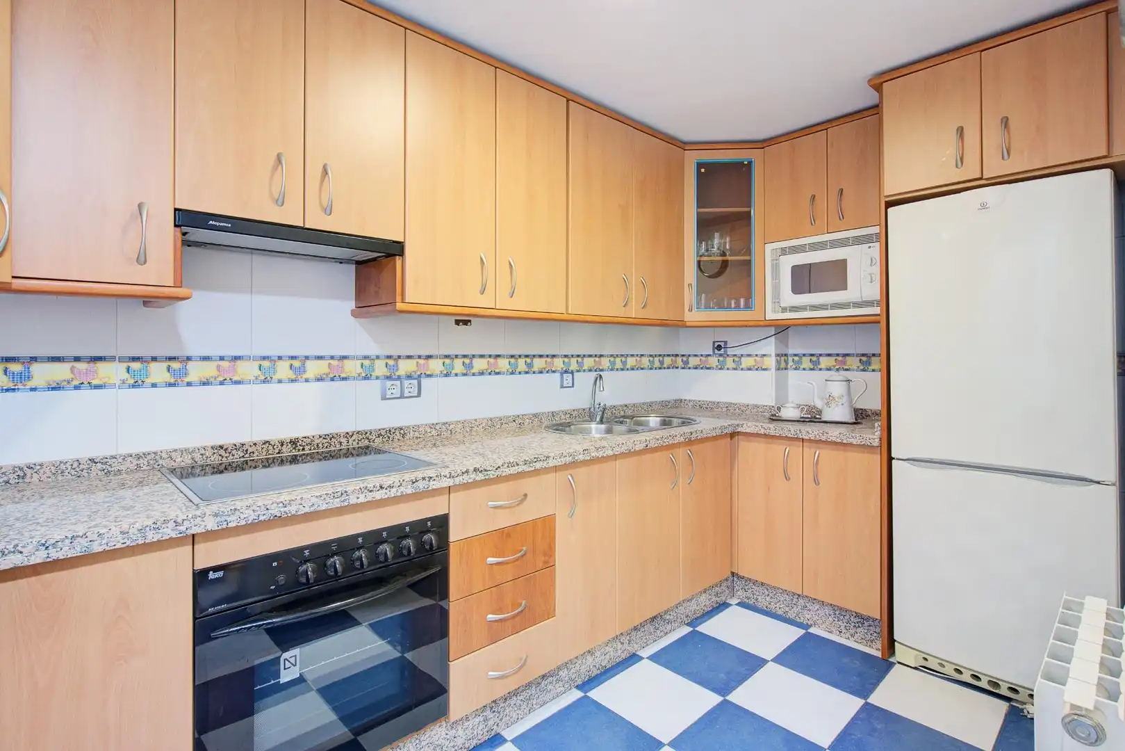Kitchen of Flat for sale in Granada  with Air Conditioner, Heating and Terrace