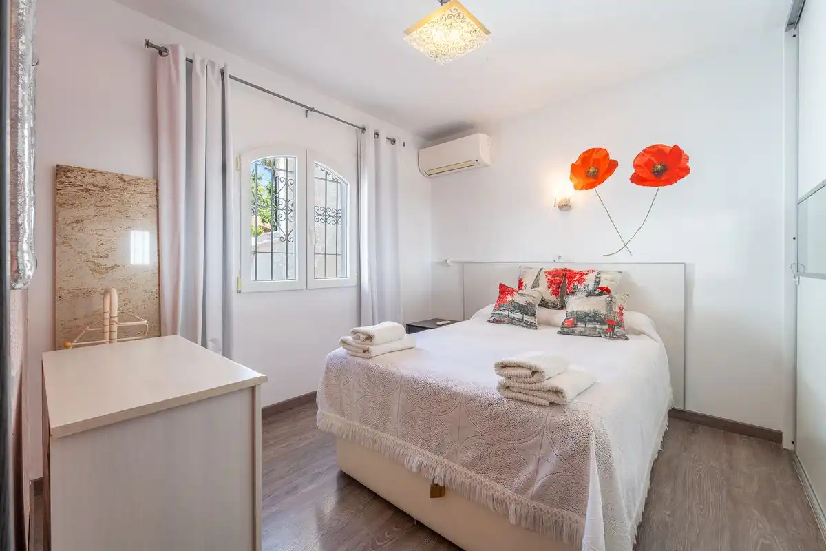 Habitación de Planta baja en venta en Nerja con Aire acondicionado, Calefacción y Terraza