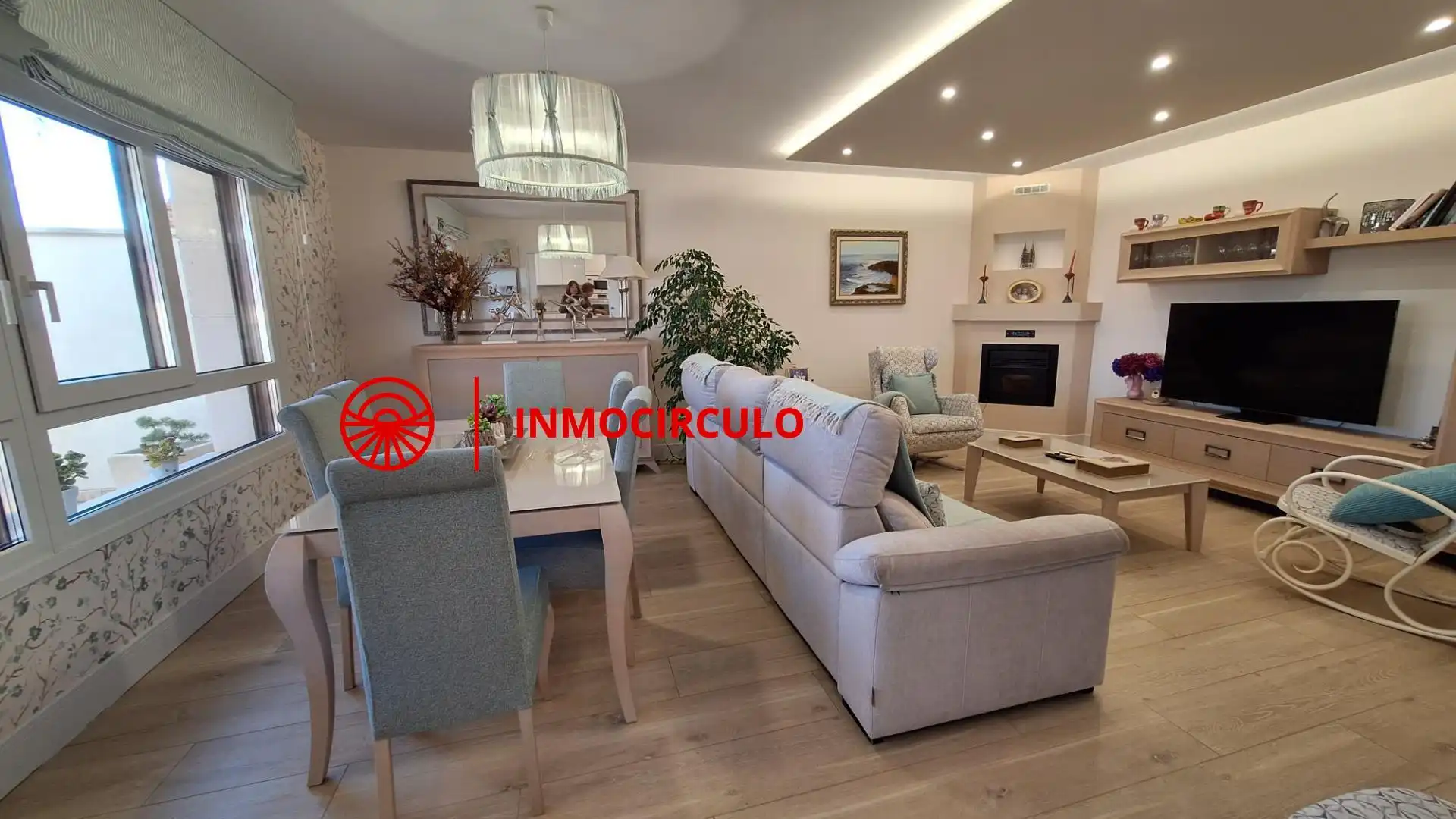 Villa con balcone in vendita a Illera, imagen 2