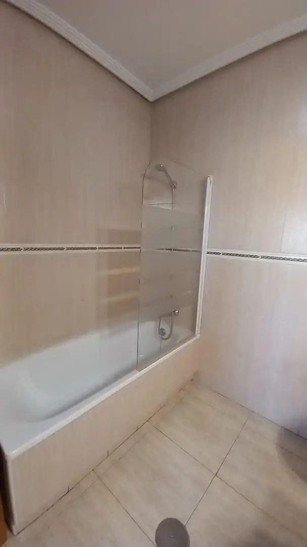 Bany de Planta baixa de lloguer en Murcia amb Aire condicionat