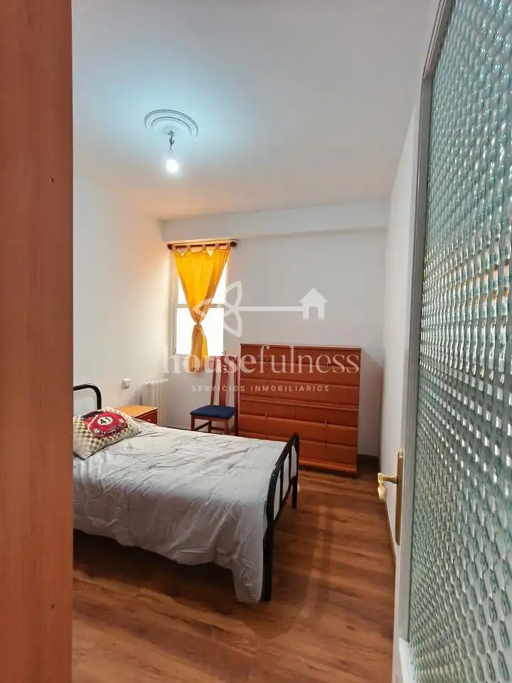 Habitación de Piso en venta en Ferrol con Calefacción y Amueblado