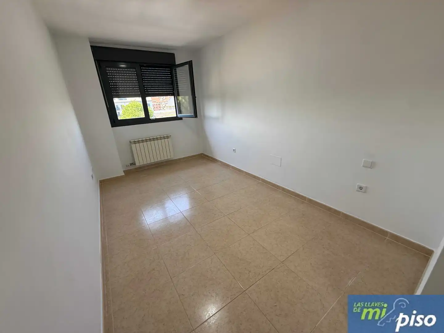 Dormitori de Pis en venda en Santovenia de Pisuerga amb Calefacció, Parquet i Terrassa