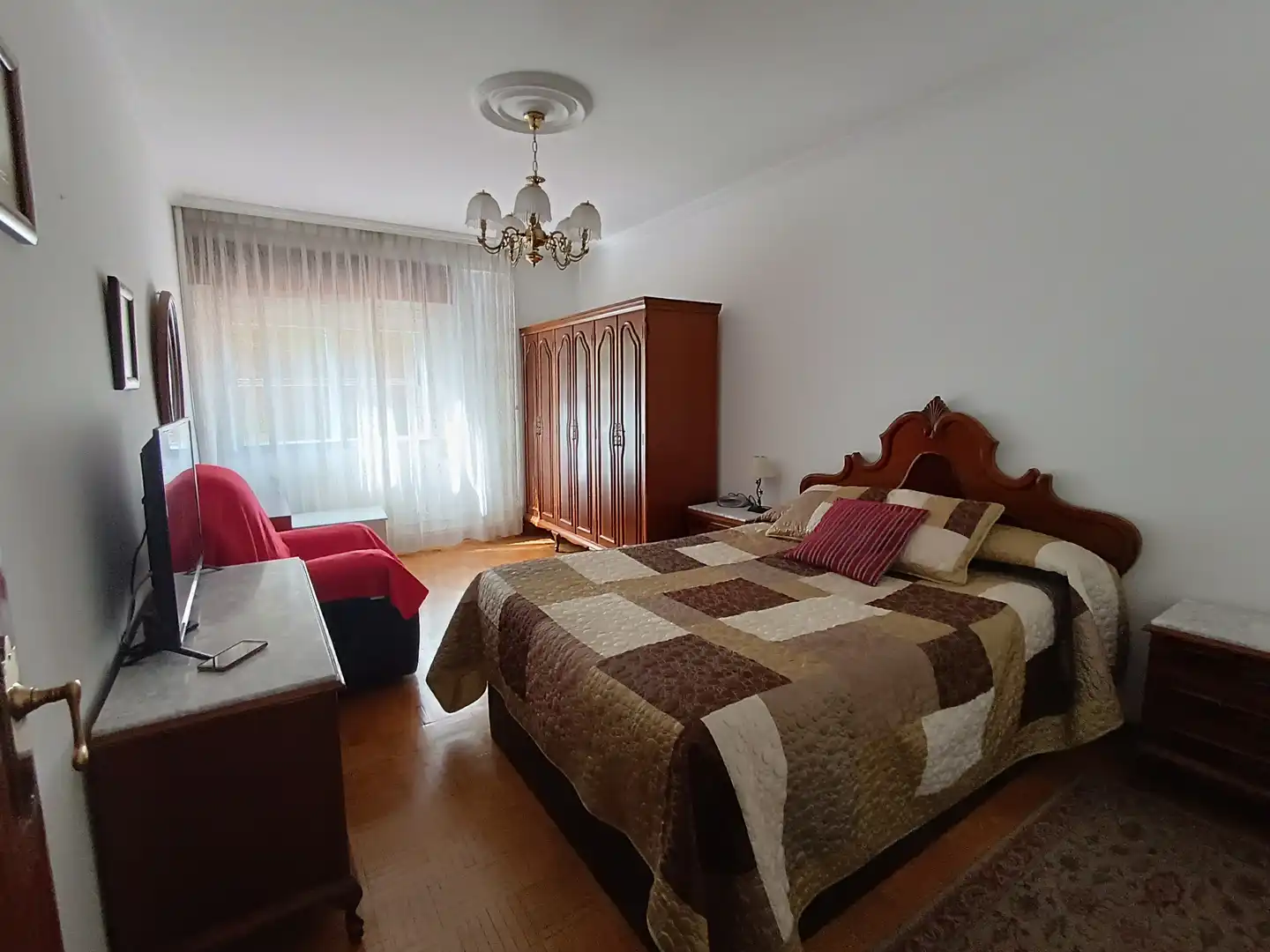 Dormitori de Pis en venda en Pontevedra Capital  amb Calefacció, Parquet i Traster