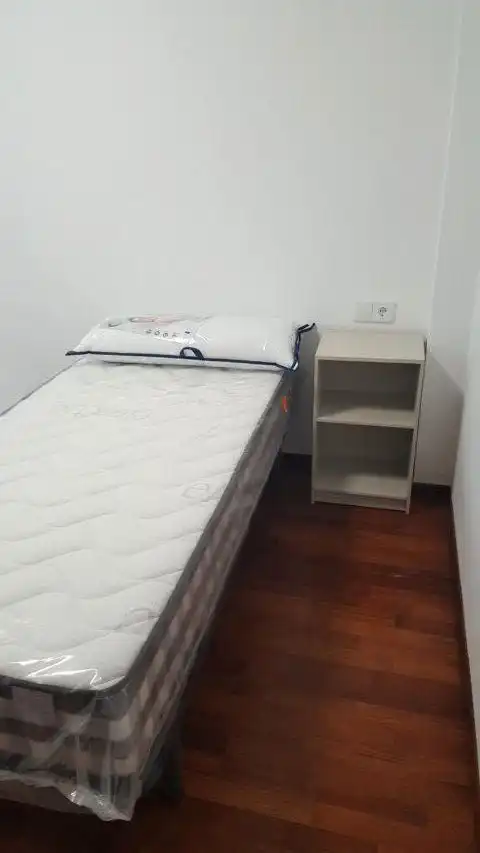 Flat for rent in Paseo de Colón, Campo da Torre - Mollabao