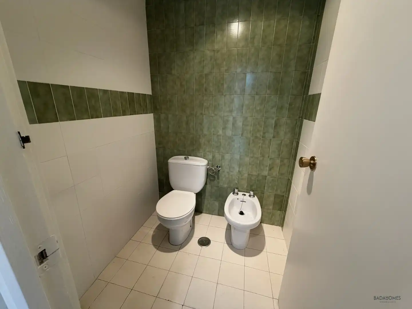 Bathroom of Commercial properties for sale in Badajoz  with Air Conditioner