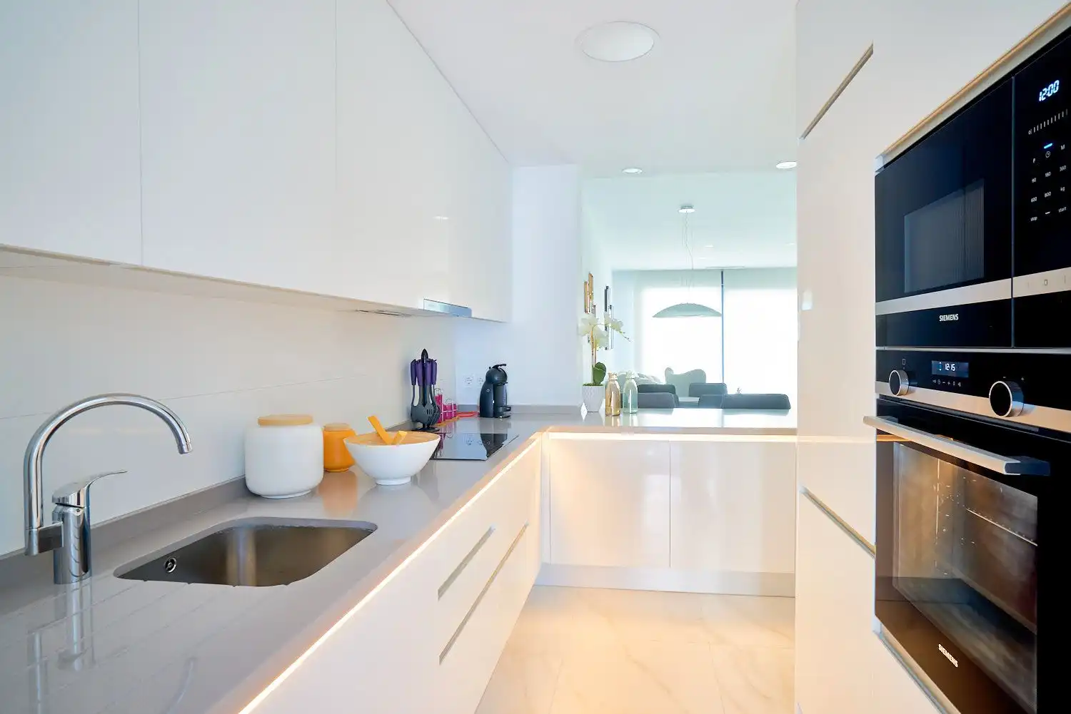 Cocina de Apartamento en venta en Estepona con Aire acondicionado, Calefacción y Terraza