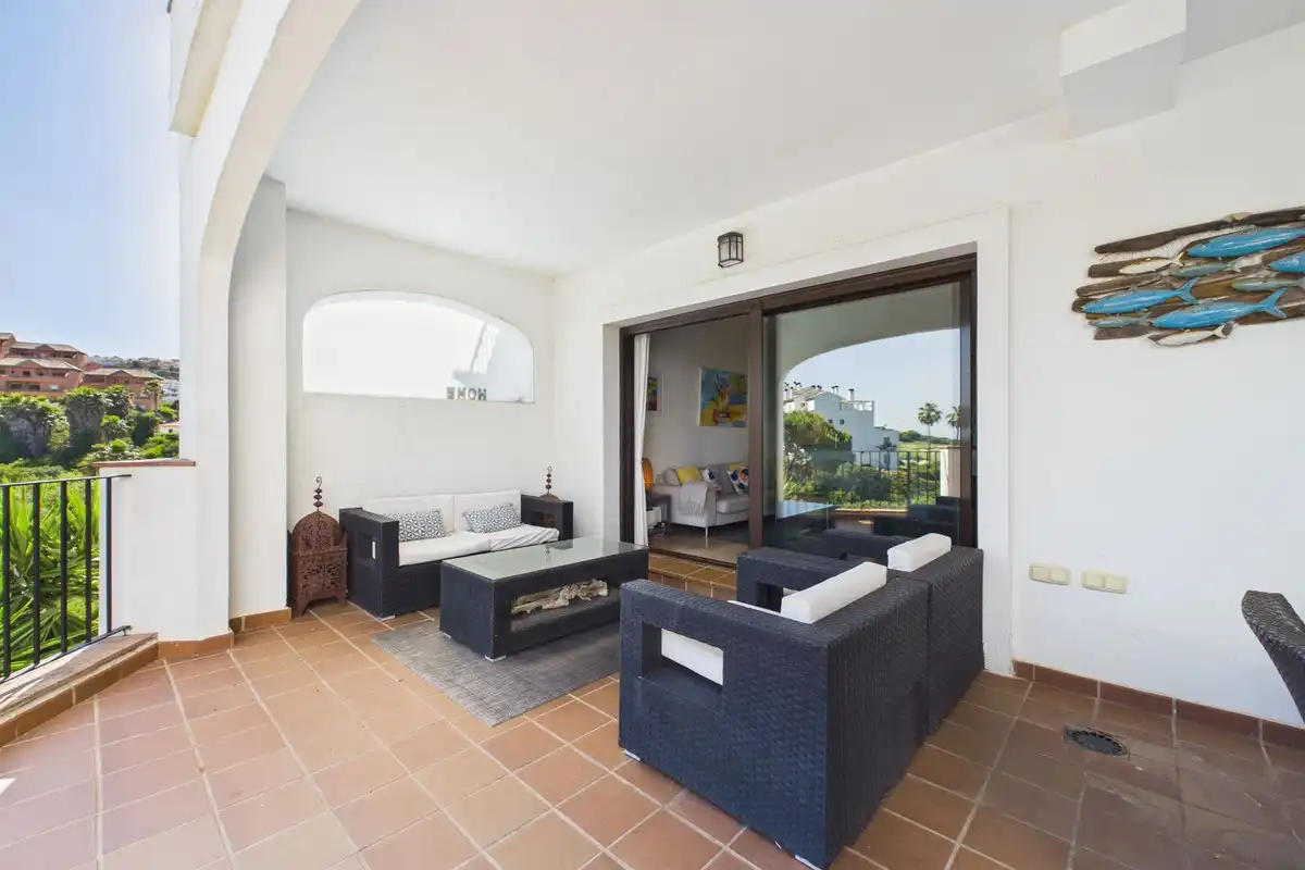 Ground floor with pool for sale in La Alcaidesa, imagen 5