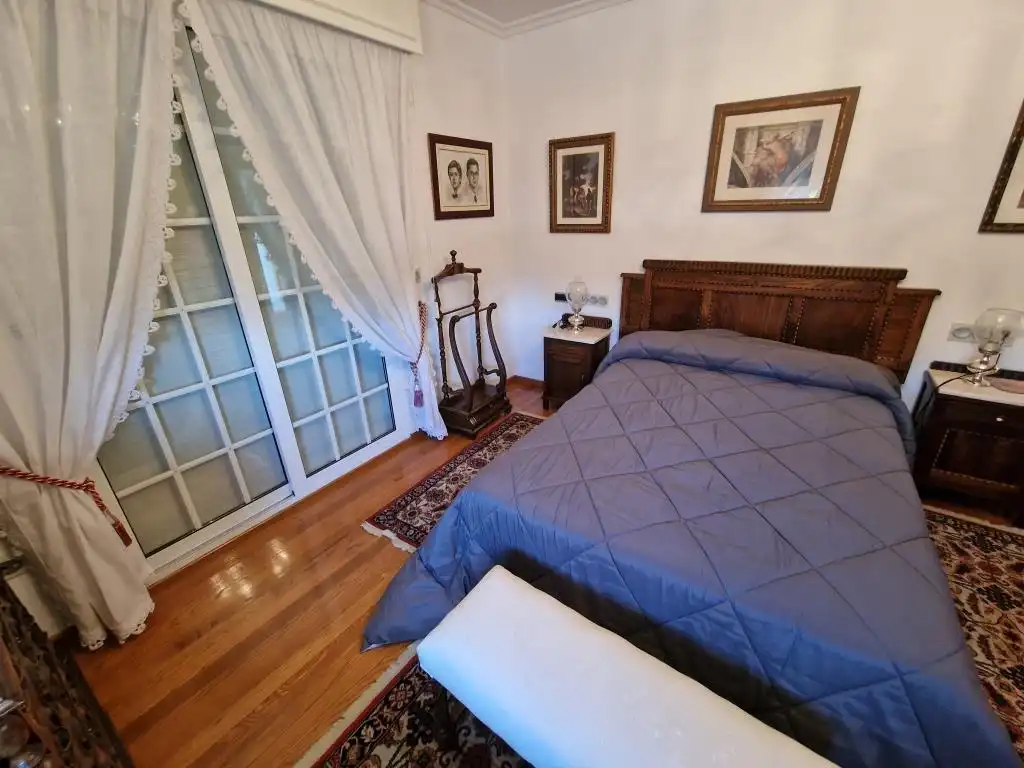 Habitación de Casa o chalet en venta en Ourense Capital  con Calefacción, Jardín privado y Parquet