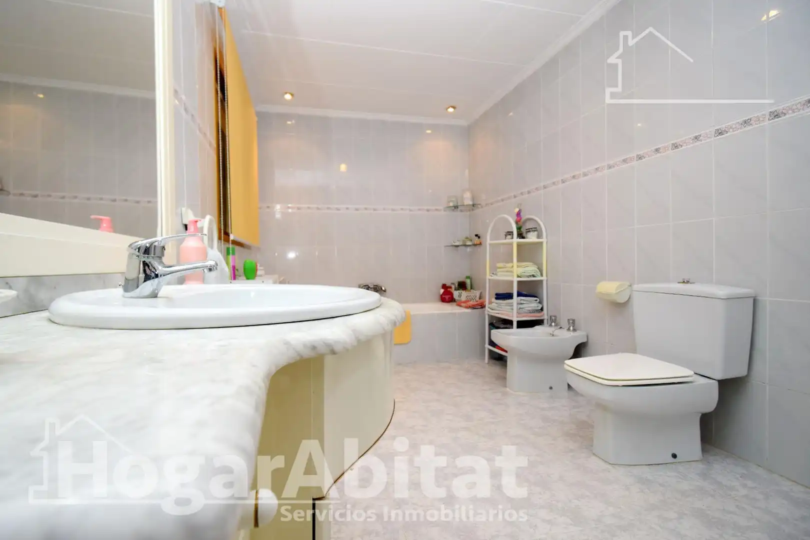 Bany de Casa o xalet en venda en Llíria amb Jardí privat, Terrassa i Traster