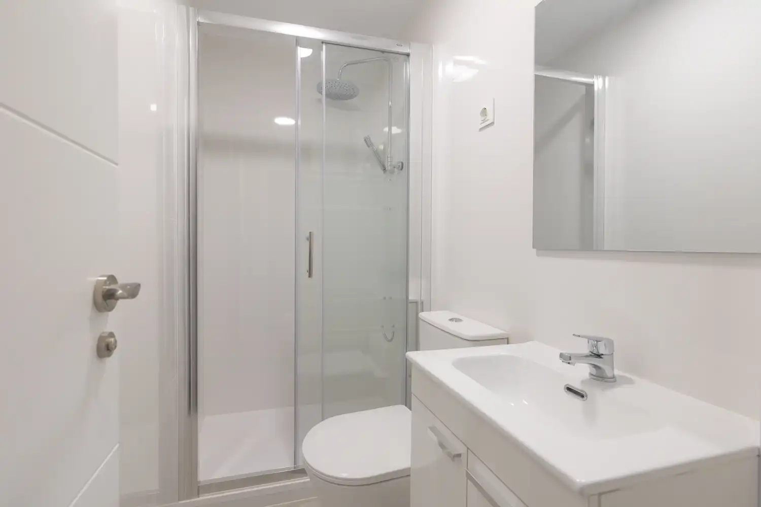 Bathroom of Study for sale in Madrid  with Air Conditioner