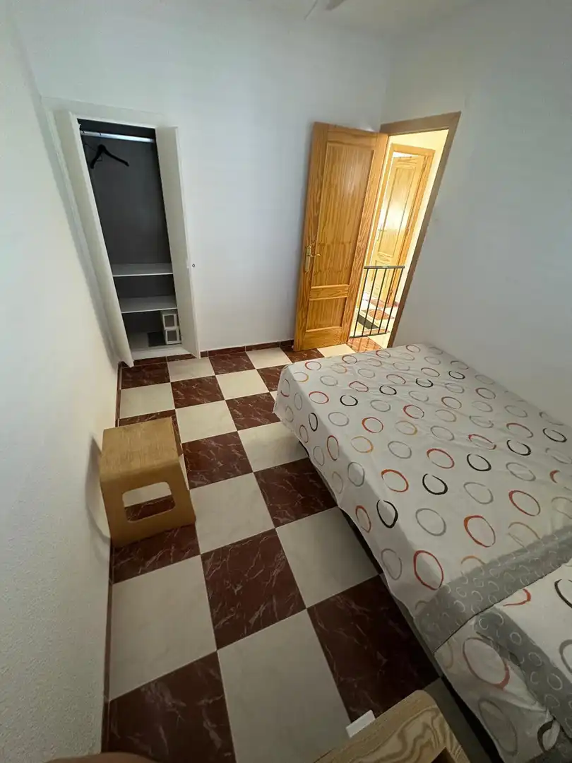 Habitación de Dúplex de alquiler en Cartagena con Calefacción, Terraza y Amueblado