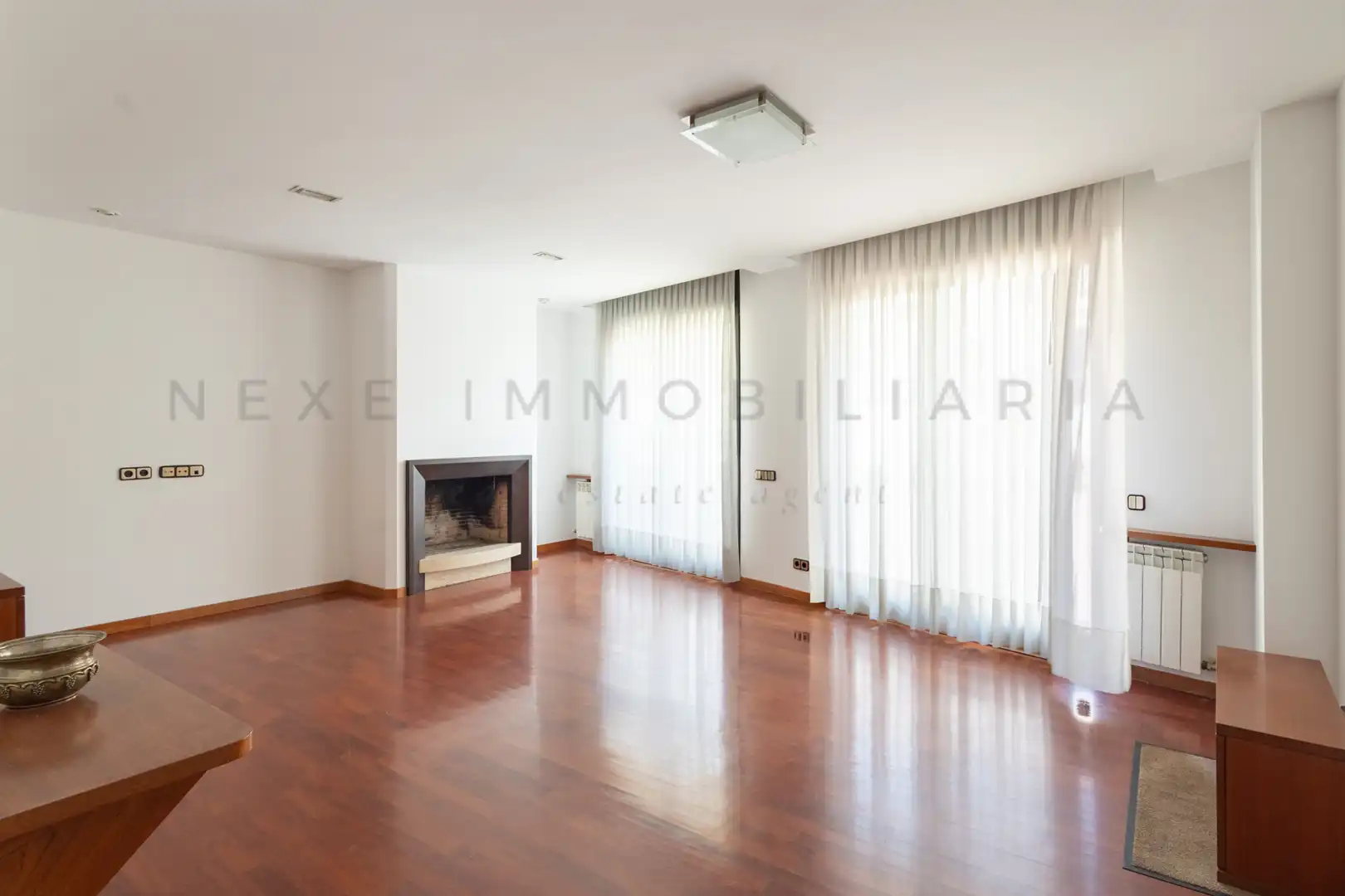 Sala de estar de Casa adosada en venta en Sabadell con Aire acondicionado, Calefacción y Parquet