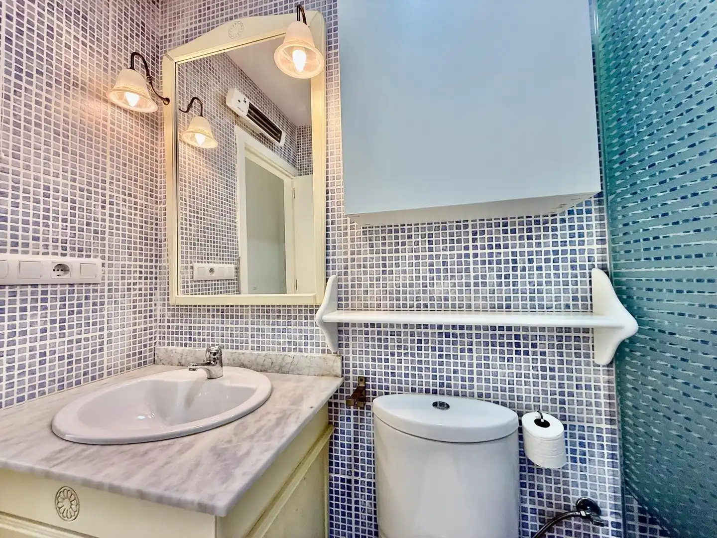 Bany de Casa o xalet en venda en Orihuela amb Aire condicionat, Jardí privat i Terrassa