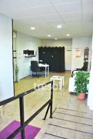 Local comercial en venda a Centro, imagen 2
