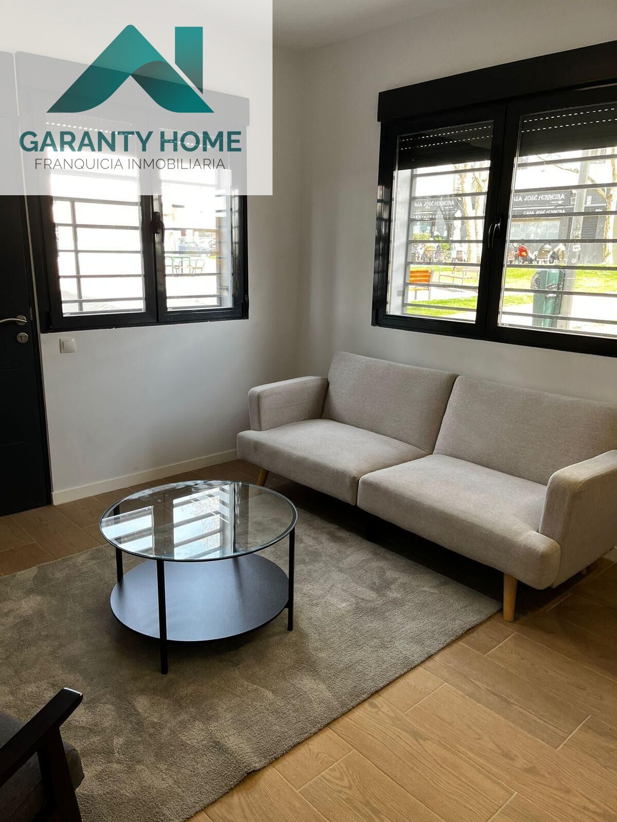 Sala d'estar de Planta baixa en venda en  Madrid Capital amb Aire condicionat