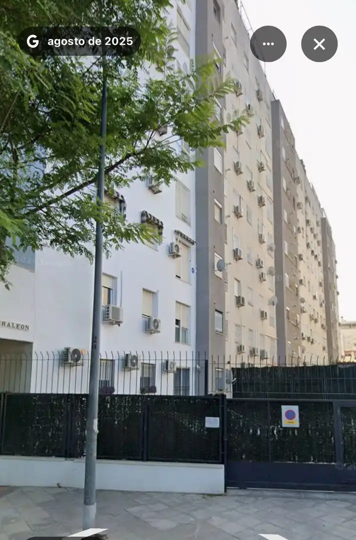 Vista exterior de Piso en venta en Sevilla con Aire acondicionado, Jardín privado y Trastero
