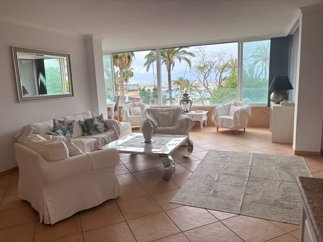 Piso en Venta en Carrer Benito Jerónimo Feijóo, 1 en Portals Nous