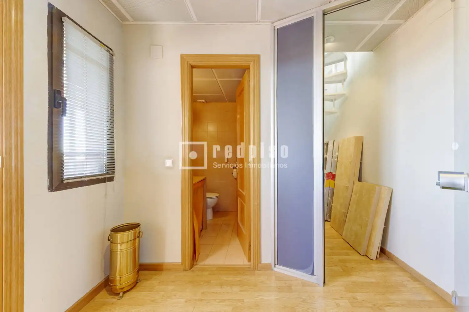 Schlafzimmer von Büro zum Verkauf in Casco Antiguo