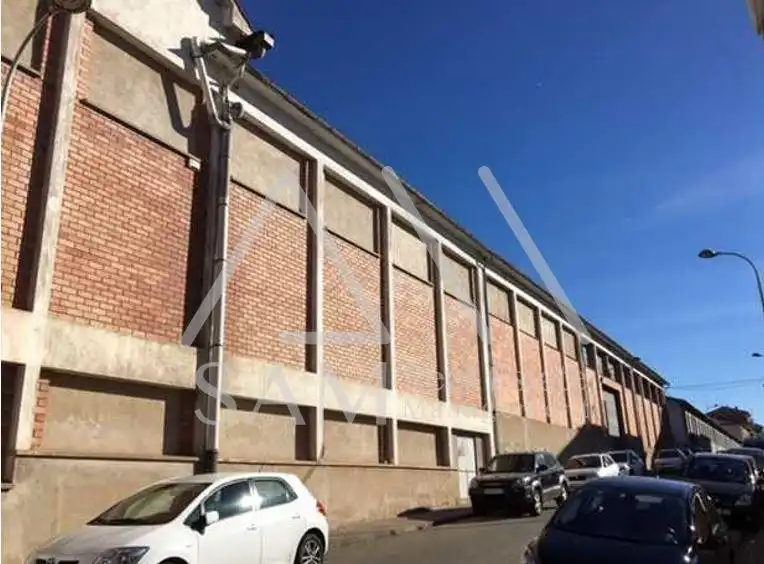 Nau industrial en venda a Olot