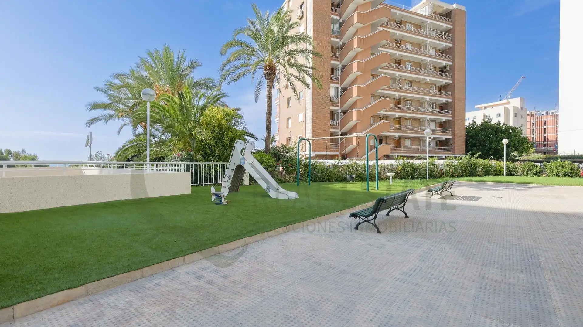 Terrasse von Dachboden zur Miete in Alicante / Alacant mit Klimaanlage, Privatgarten und Terrasse