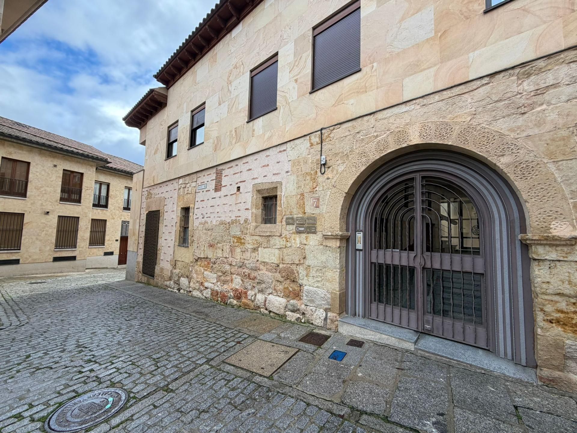 Vista exterior de Pis de lloguer en Salamanca Capital amb Calefacció, Terrassa i Moblat