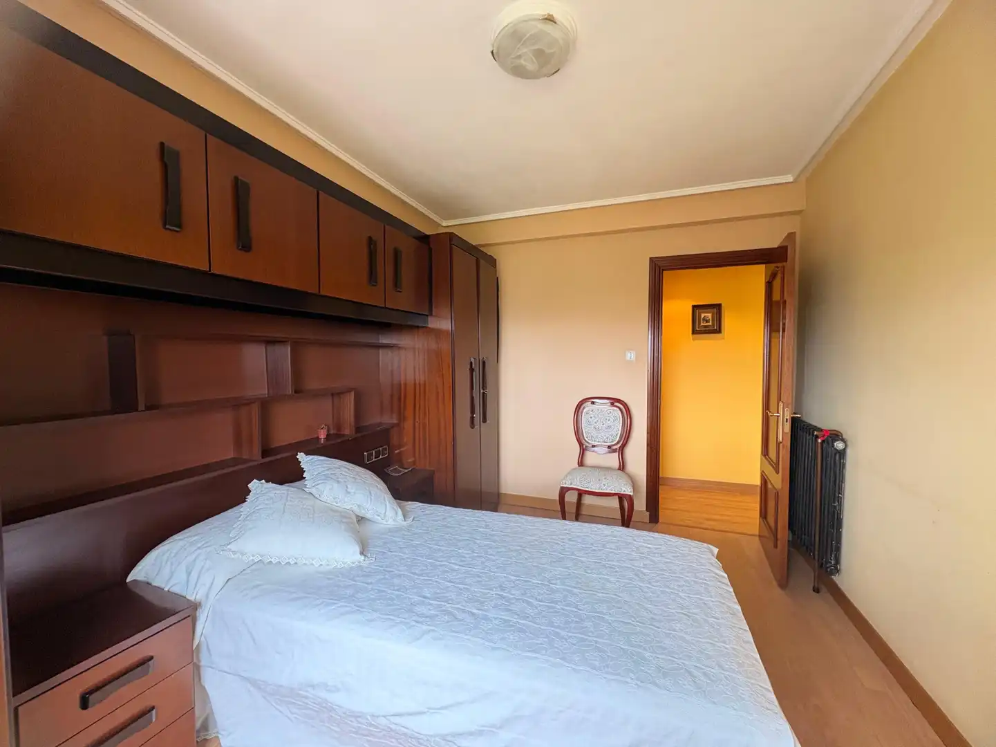 Bedroom of Flat for sale in Gijón   with Heating, Parquet flooring and Furnished