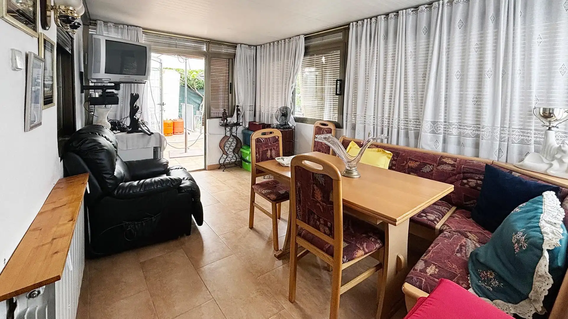 Sala de estar de Casa o chalet en venta en Vacarisses con Aire acondicionado, Calefacción y Jardín privado