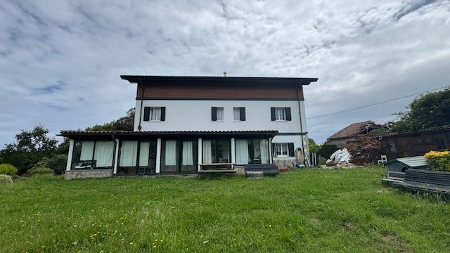 Vista exterior de Casa o xalet en venda en Mundaka amb Calefacció, Jardí privat i Terrassa