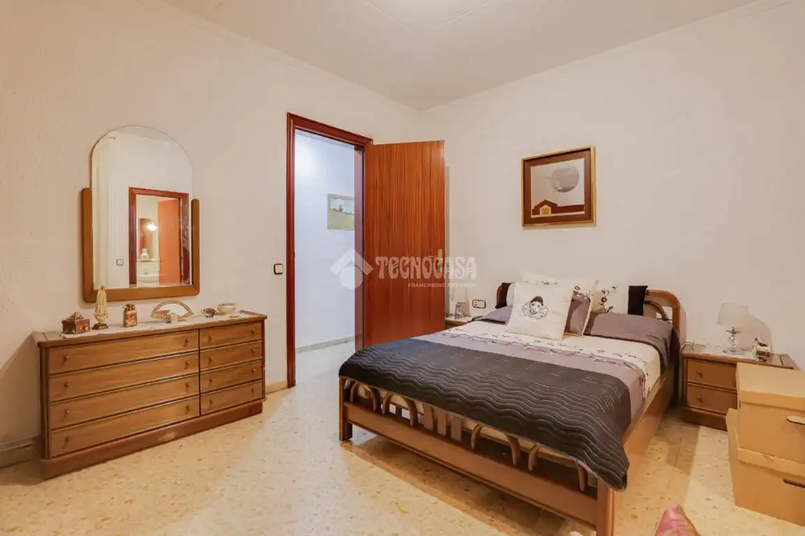 Schlafzimmer von Einfamilien-Reihenhaus zum Verkauf in Montcada i Reixac mit Heizung, Terrasse und Balkon