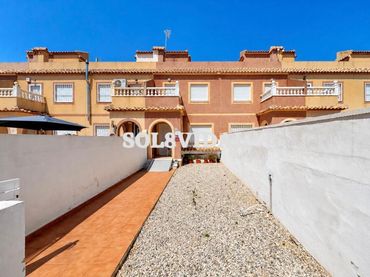Bungalow con balcón en venta en Calle mazarron  en  jeron.-avileses