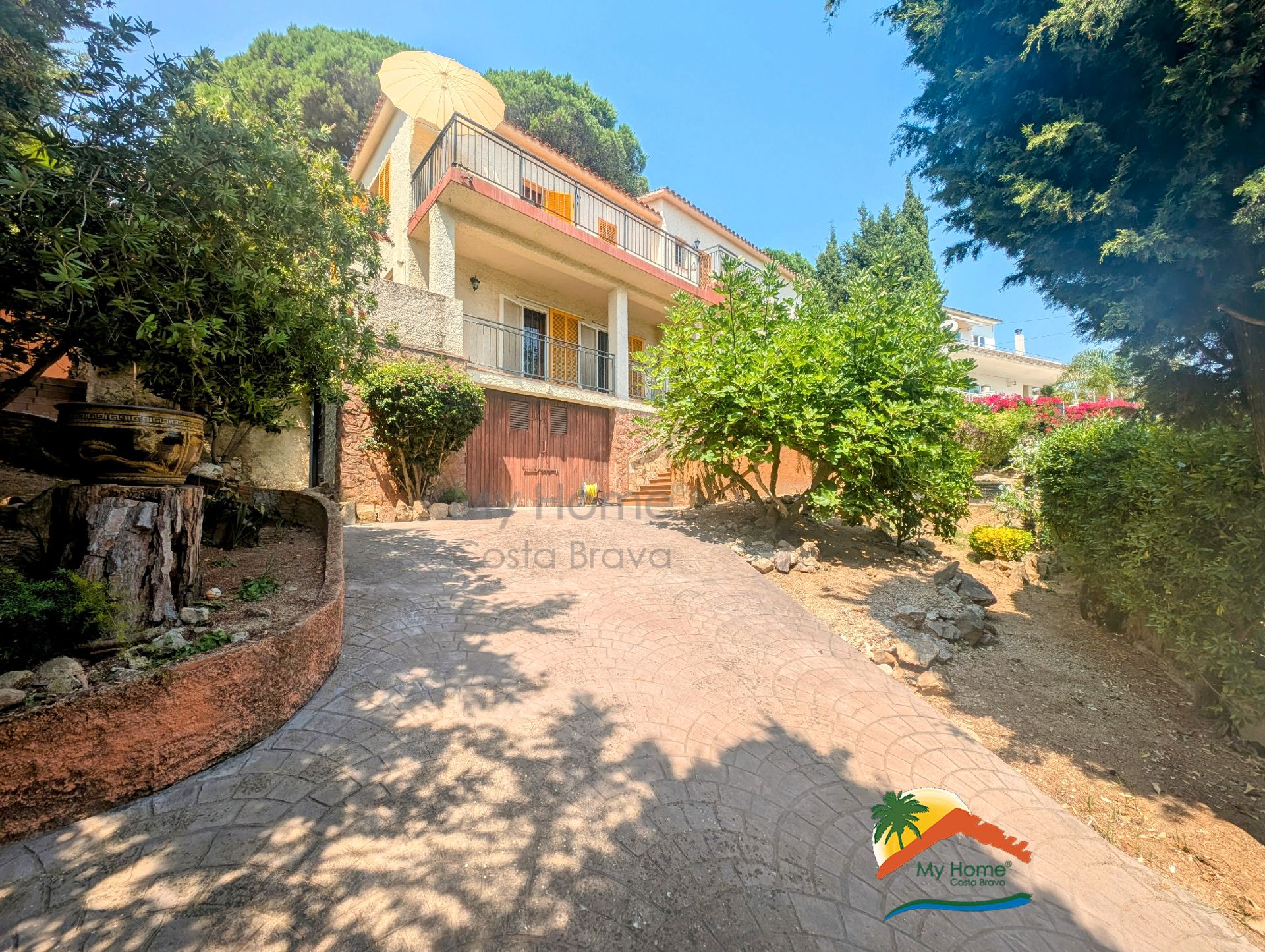 Vista exterior de Casa o xalet en venda en Lloret de Mar amb Calefacció, Jardí privat i Terrassa