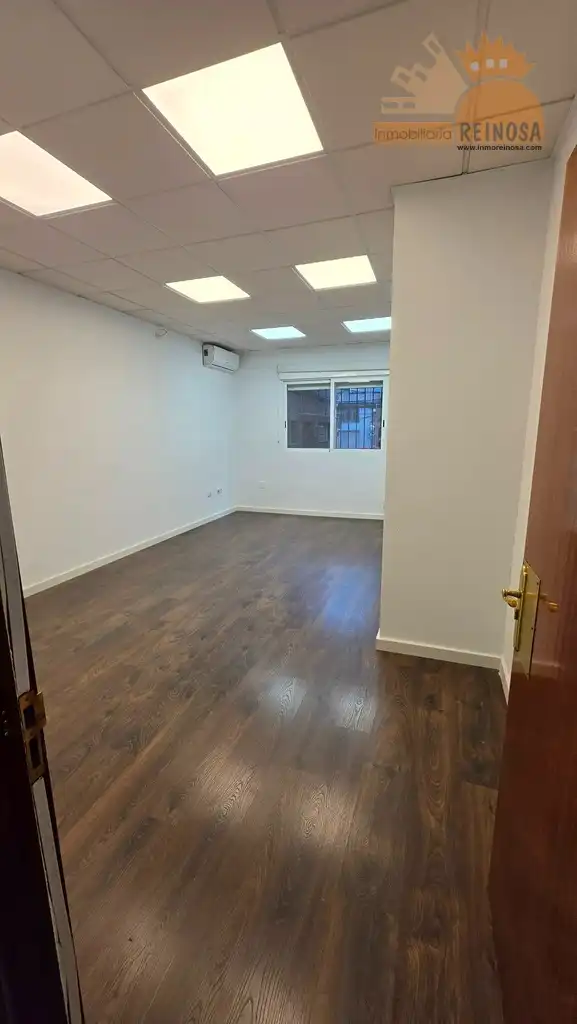 Office for rent in Murcia  with Air Conditioner