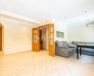 Living room of Flat for sale in  Córdoba Capital  with Air Conditioner and Furnished