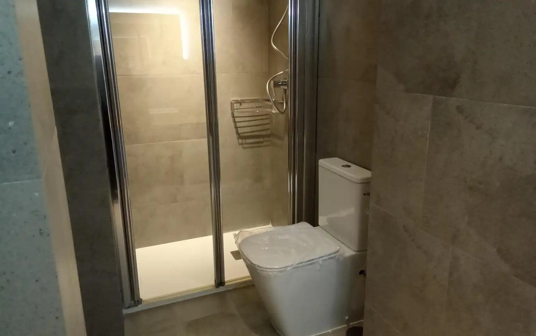Baño de Piso en venta en Cartagena con Aire acondicionado, Trastero y Amueblado