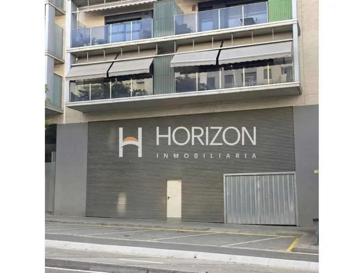 Exterior view of Commercial properties for sale in Sant Feliu de Llobregat  with Alarm