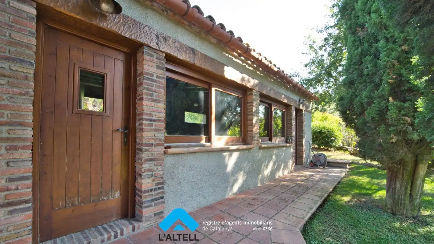 Vista exterior de Finca rústica en venta en L'Ametlla del Vallès con Aire acondicionado, Calefacción y Jardín privado