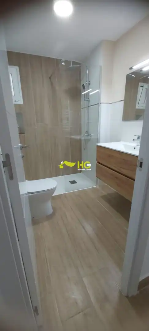 Baño de Piso de alquiler en Alcorcón con Aire acondicionado, Calefacción y Amueblado
