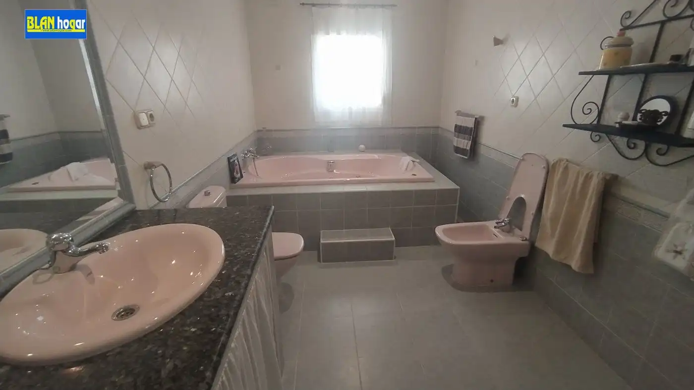 Casa amb piscina en venda a Calle Escritor González Valls, imagen 5
