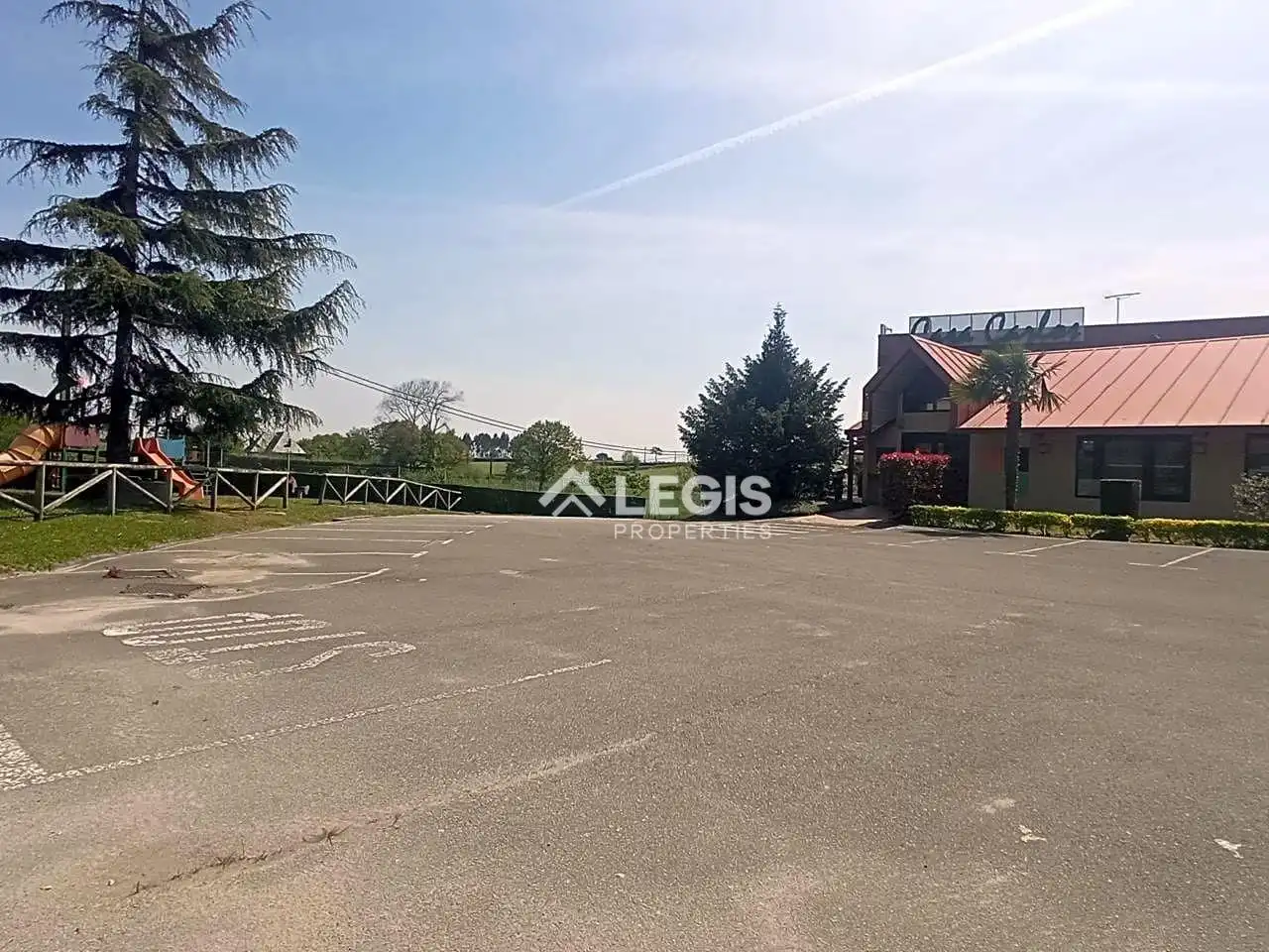 Edificio en venta en Llanera