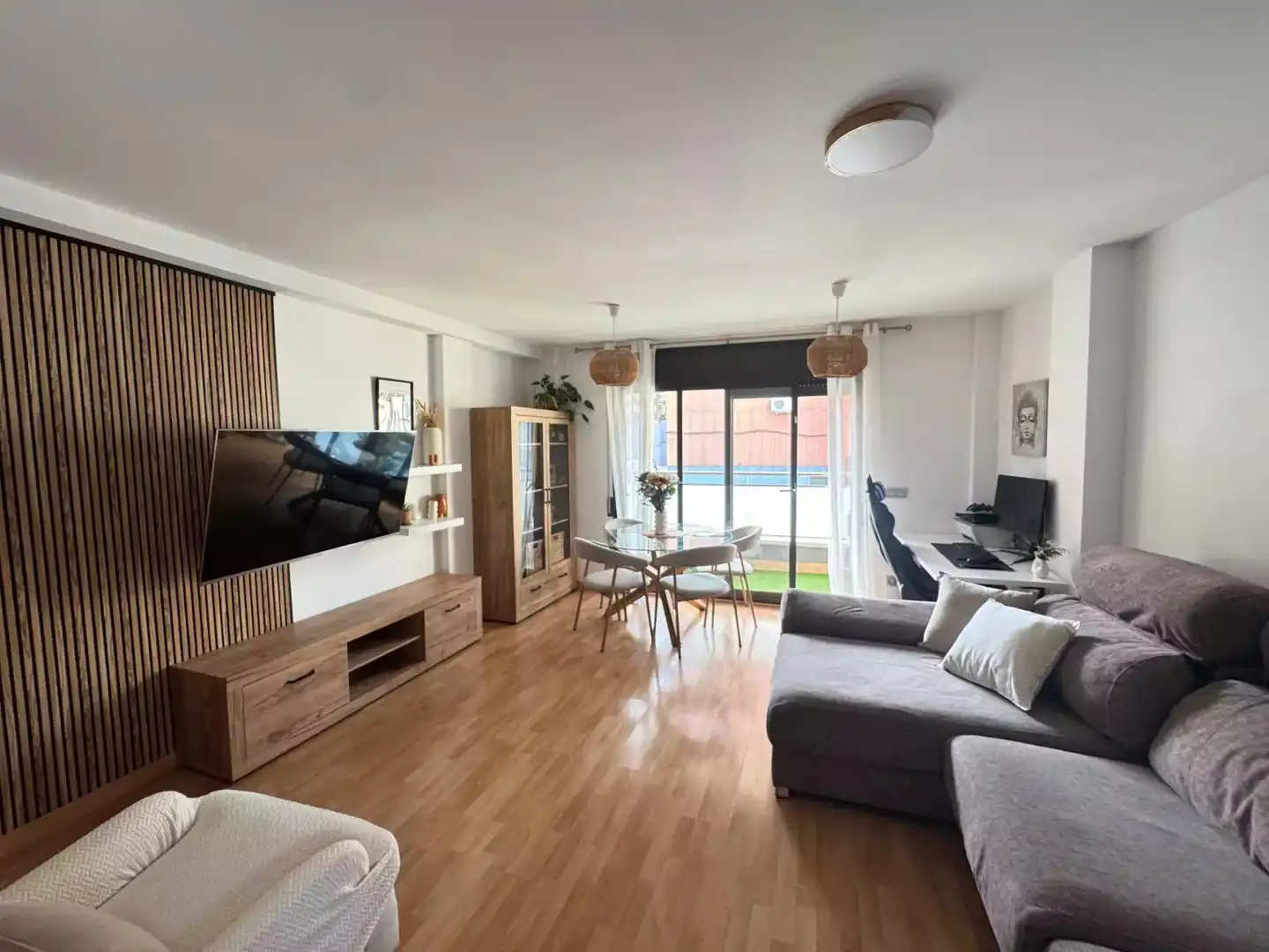 Sala de estar de Piso en venta en Figueres con Aire acondicionado, Calefacción y Parquet