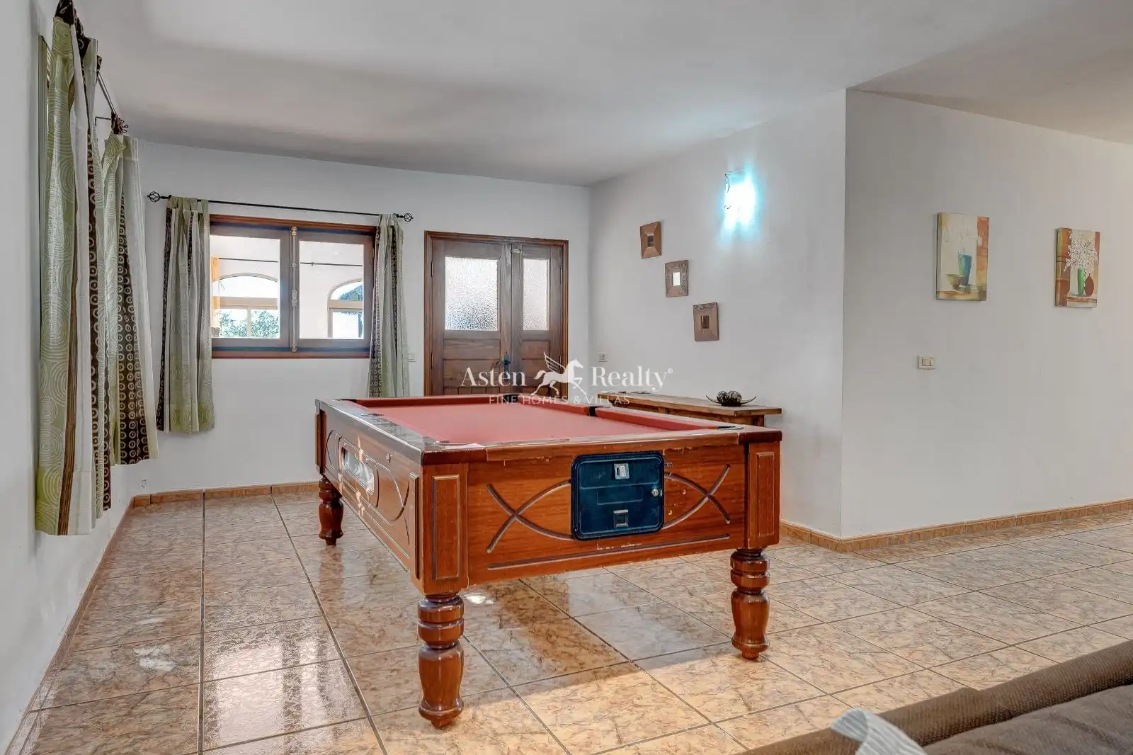 Vista exterior de Casa o xalet en venda en Adeje amb Aire condicionat, Traster i Piscina